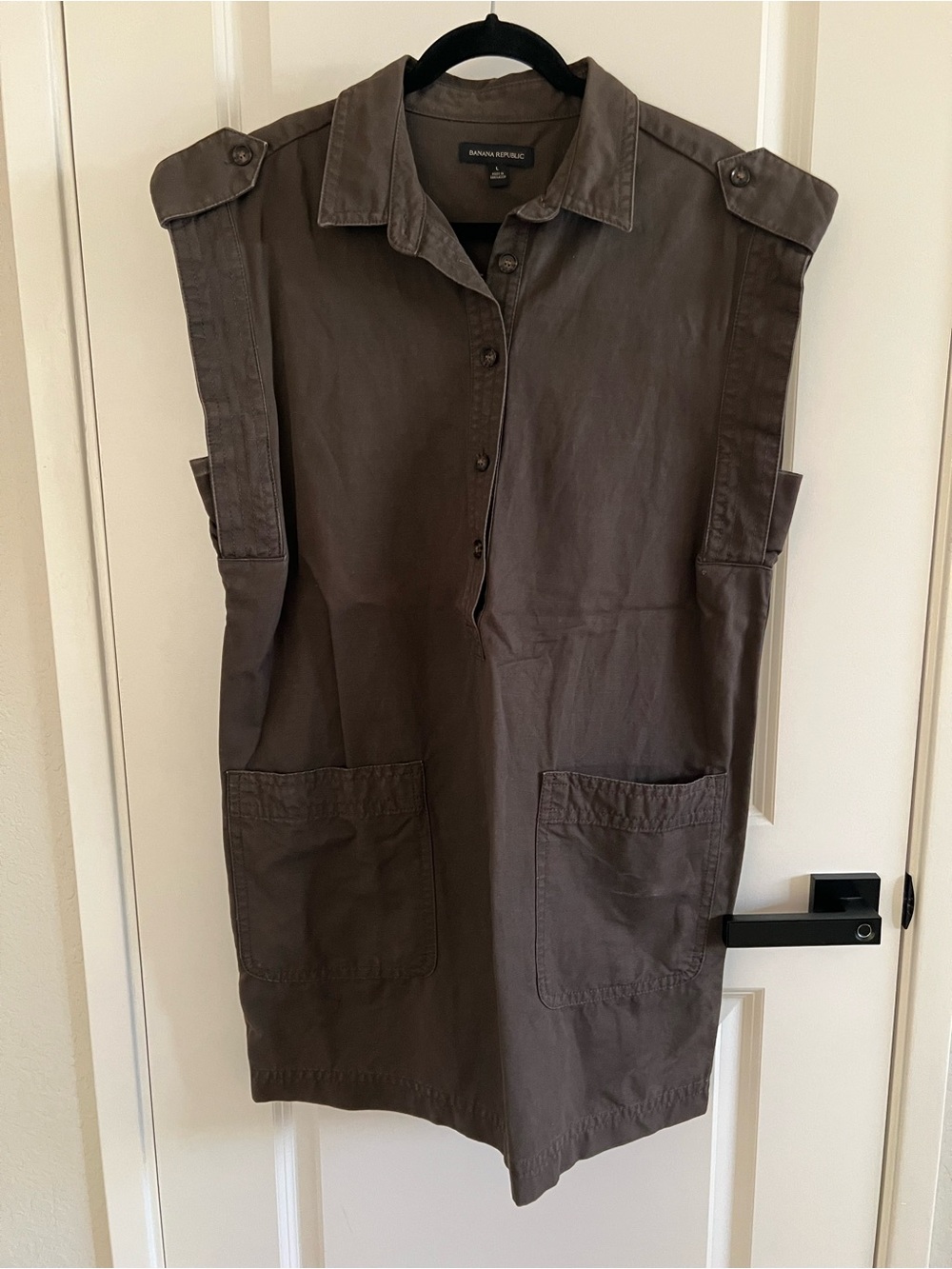 Banana Republic Sleeveless Utility Shift Dress in Olive